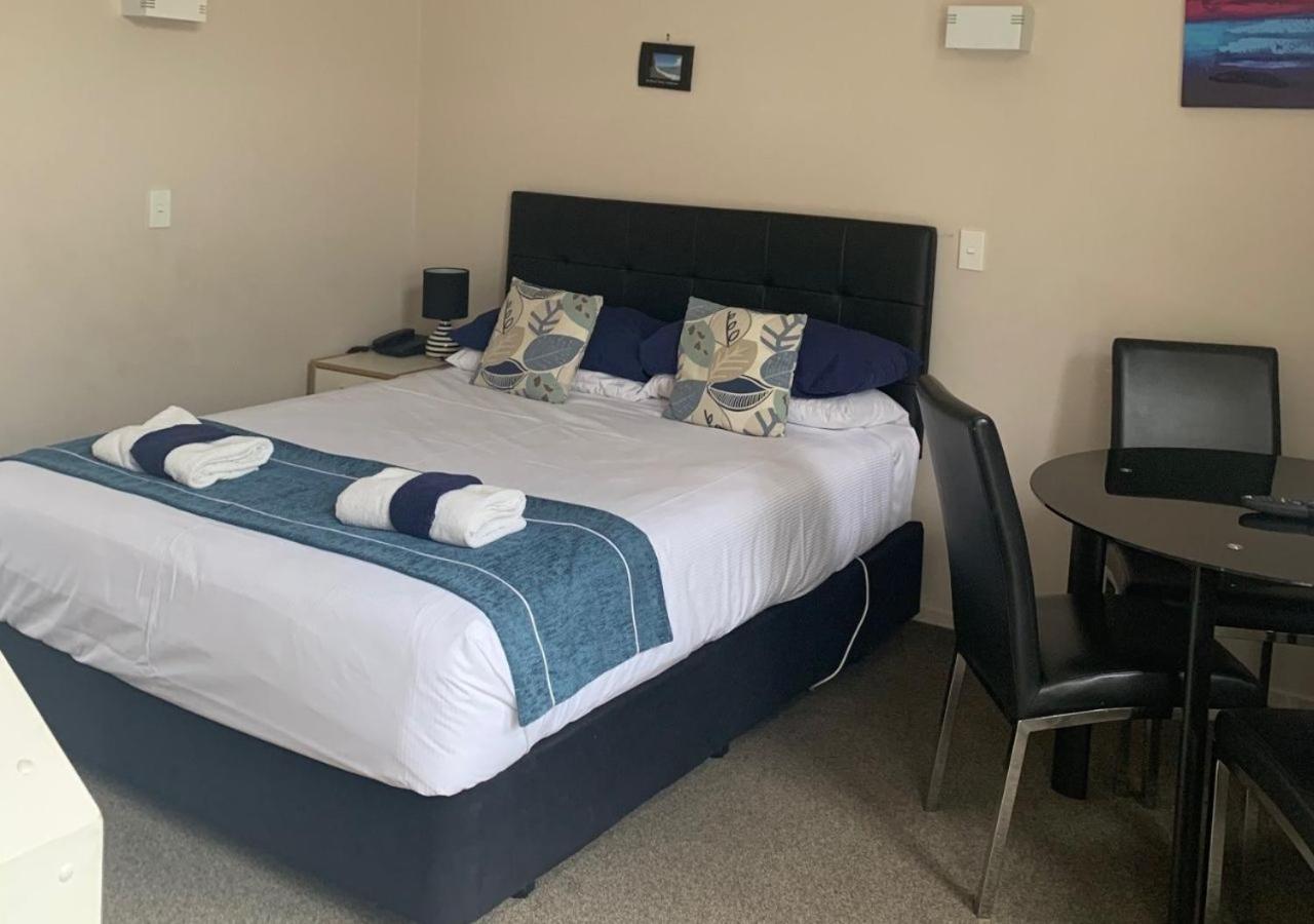 Wrights By The Sea Motel Paraparaumu Extérieur photo