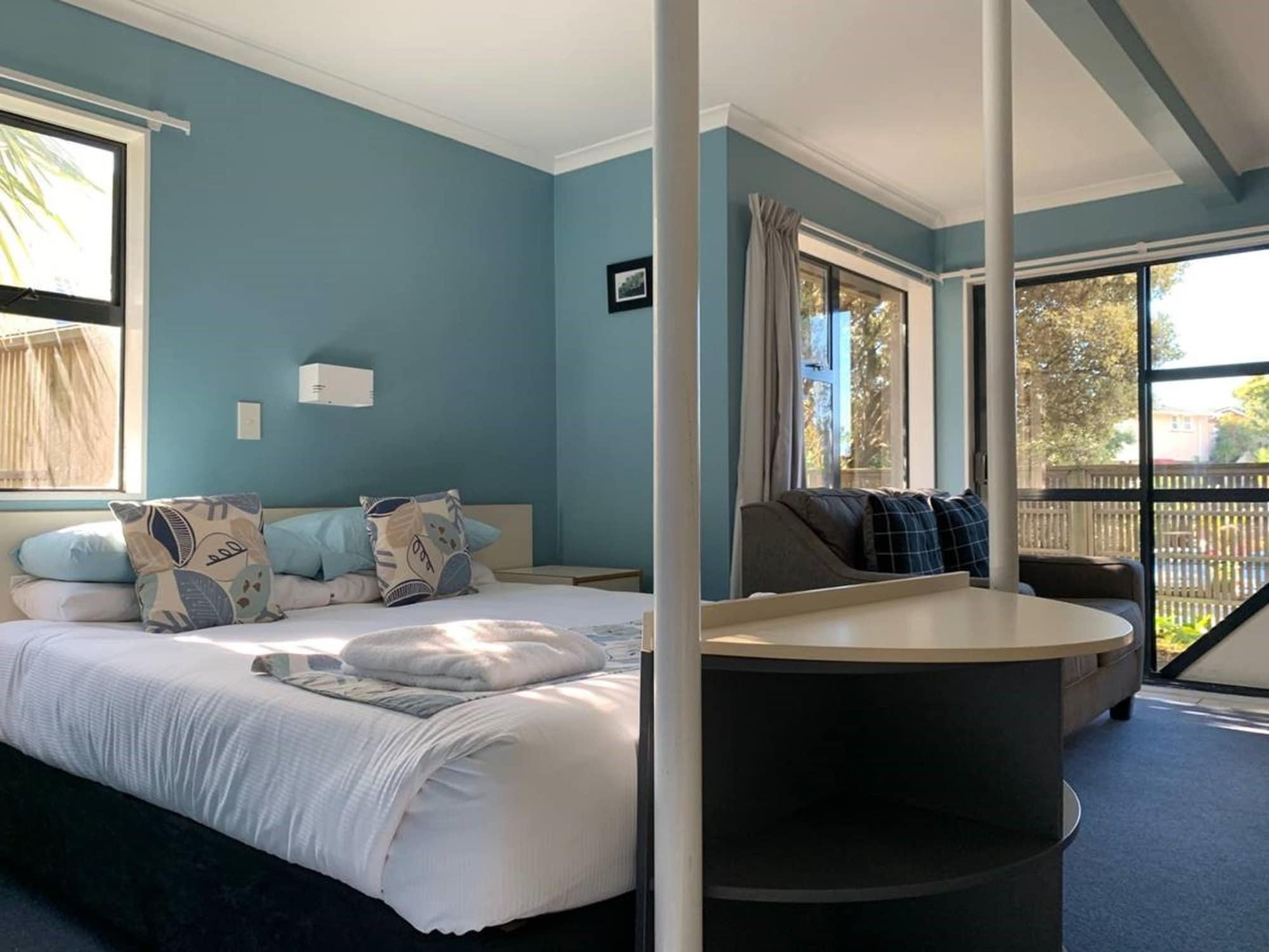 Wrights By The Sea Motel Paraparaumu Extérieur photo
