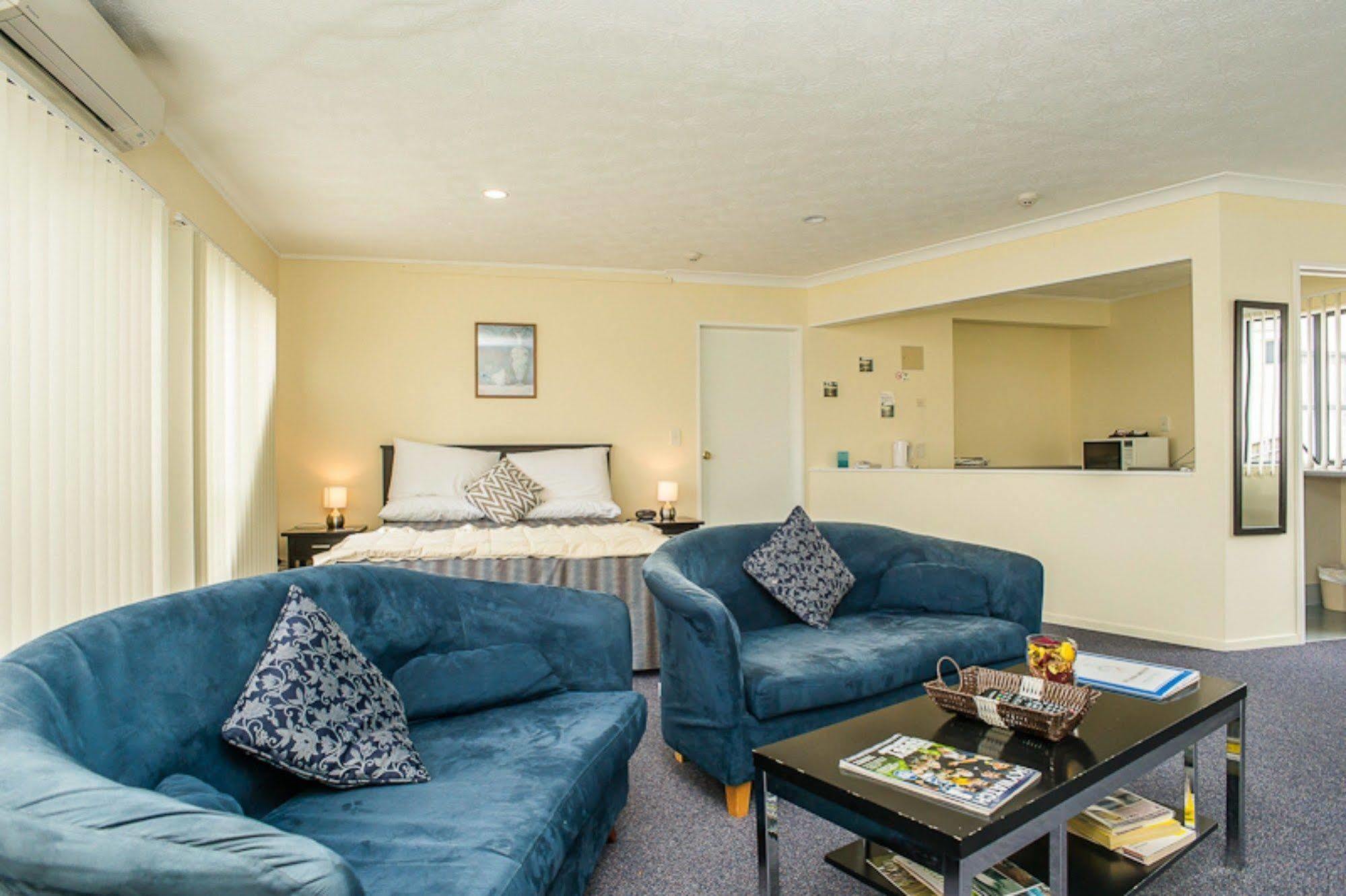 Wrights By The Sea Motel Paraparaumu Extérieur photo